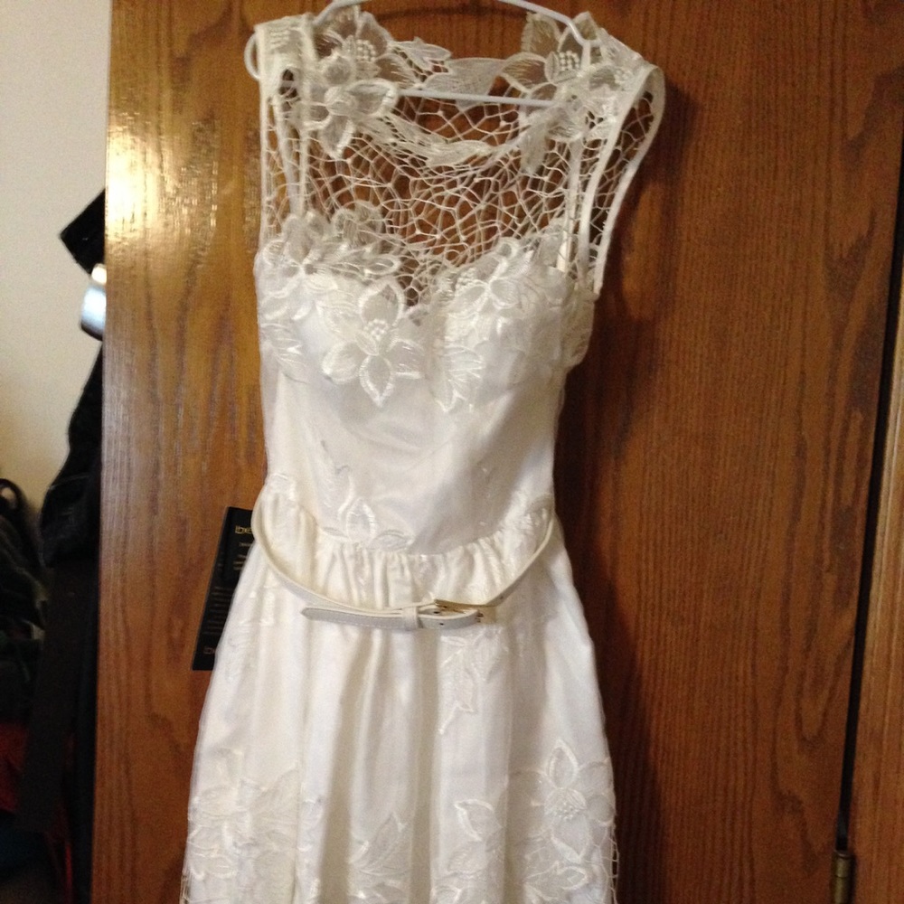 NWT BEBE lace mini dress white 00